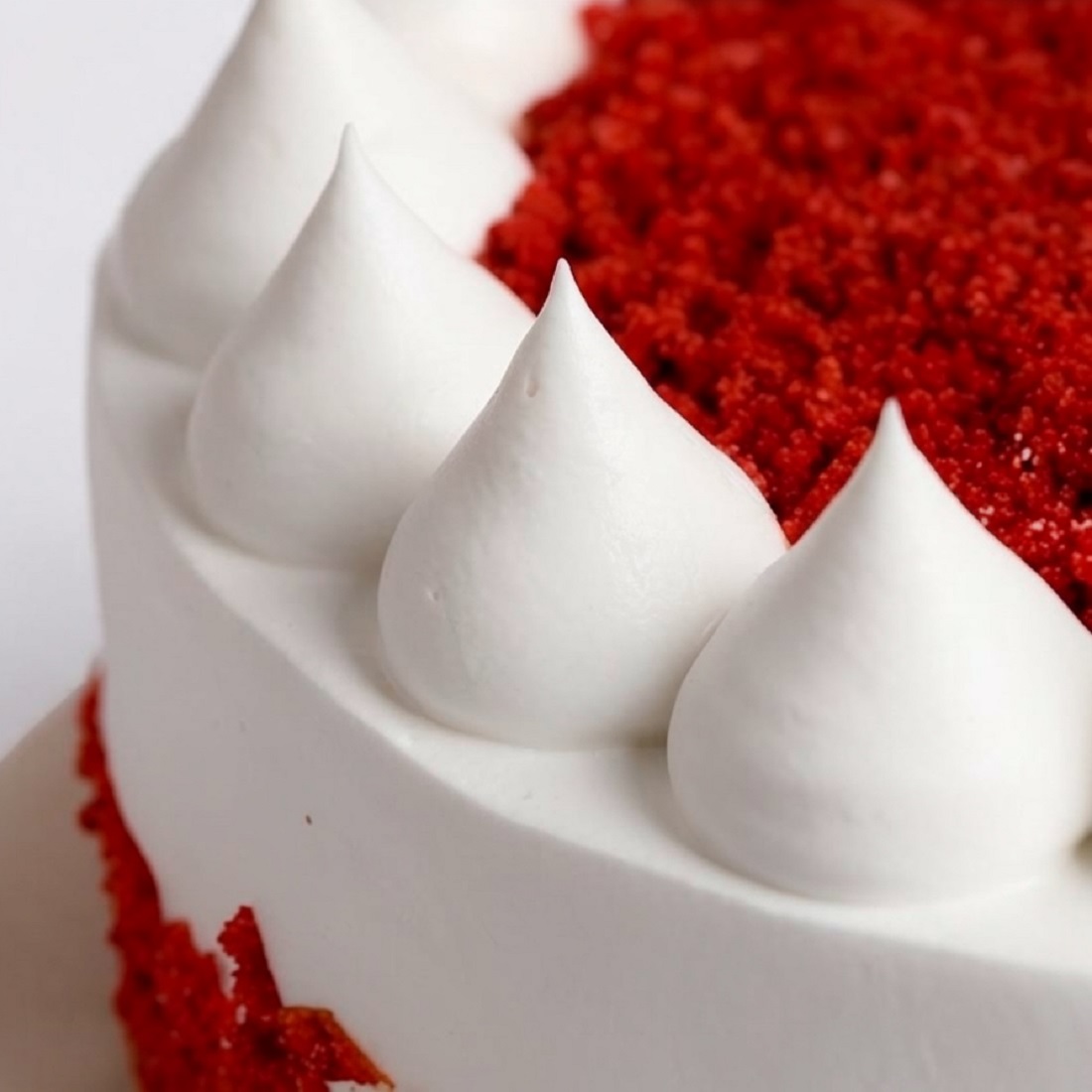 Round Red Velvet Cake