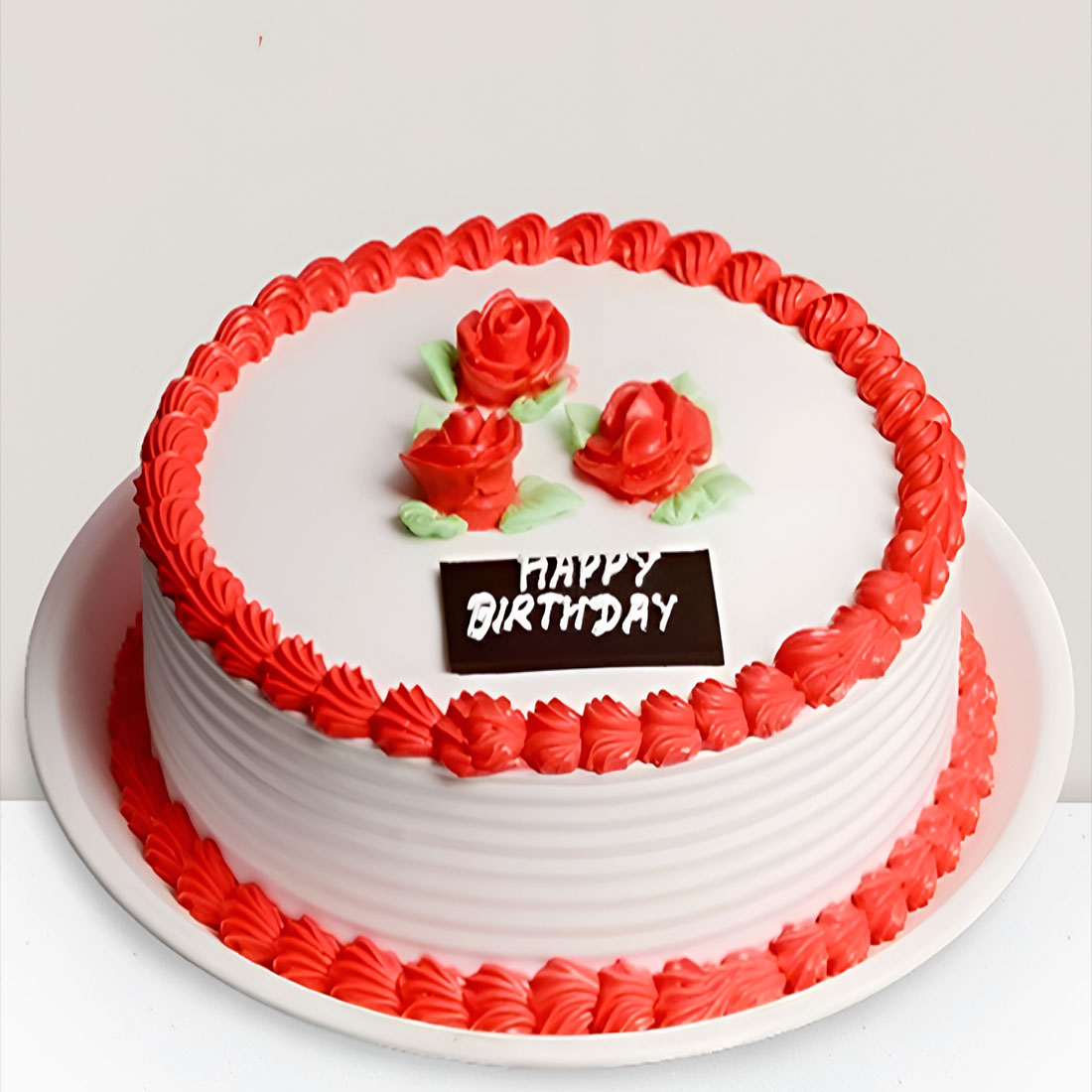 Round Shape Strawberry Cake